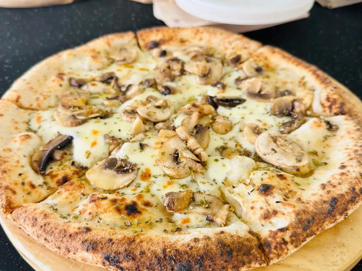 Pop-Up Sourdough Pizza Night Is Back: What to Expect on 28 October at Funny Bone Coffee, Helensvale
