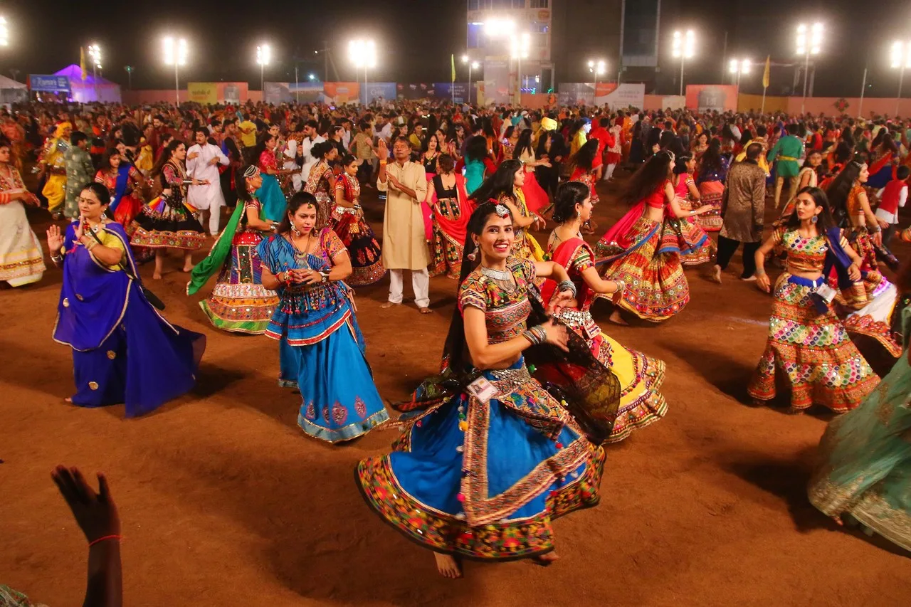 How to Choose the Perfect Navratri Blouse for Garba Nights