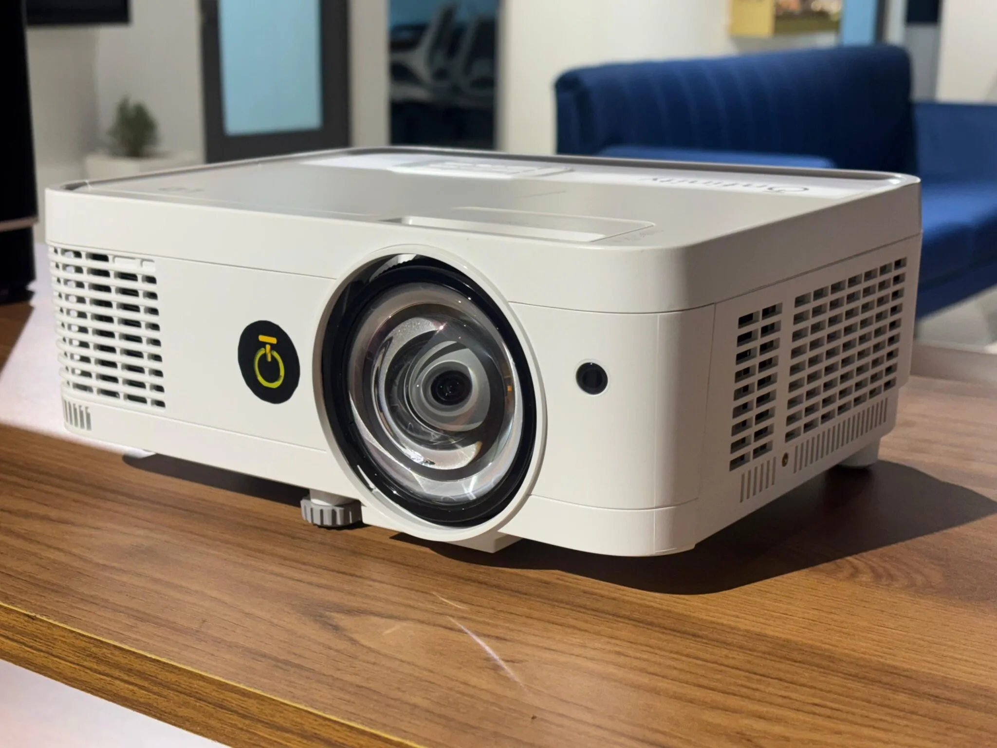 How to Select the Right Projector Brightness for Different Room Sizes