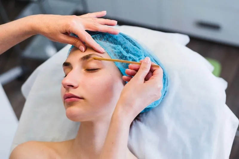 What Should You Know Before Trying Eyebrow Threading for the First Time?