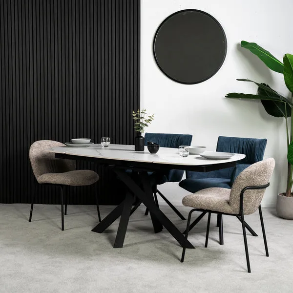 Making the Most of Small Dining Rooms with Space-Saving Furniture
