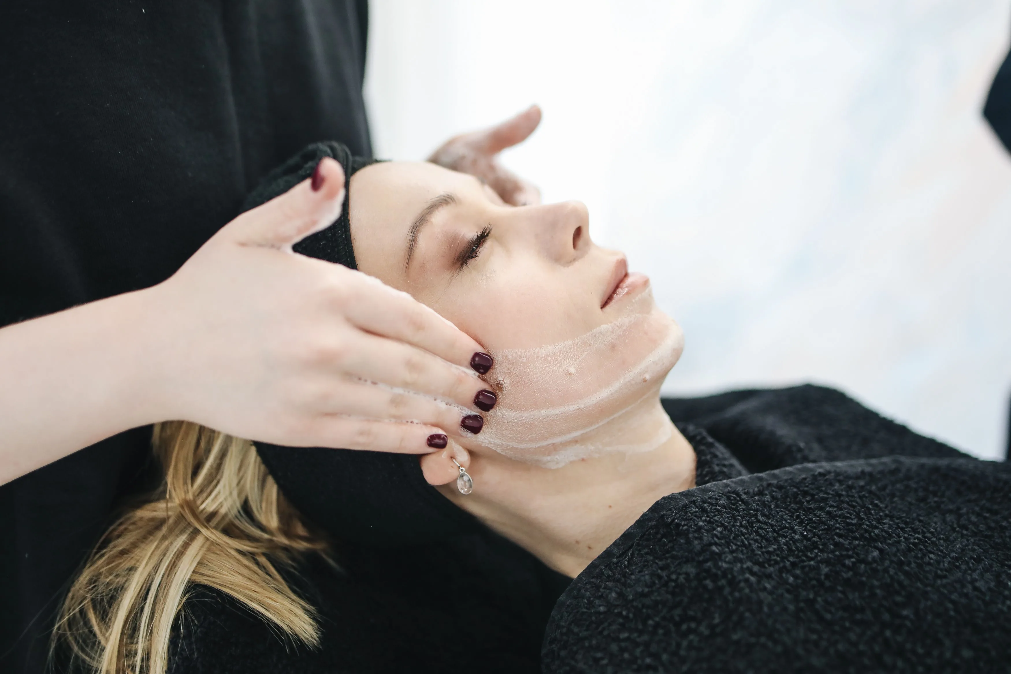 From Acne to Aging: Finding the Right Skin Care Expert