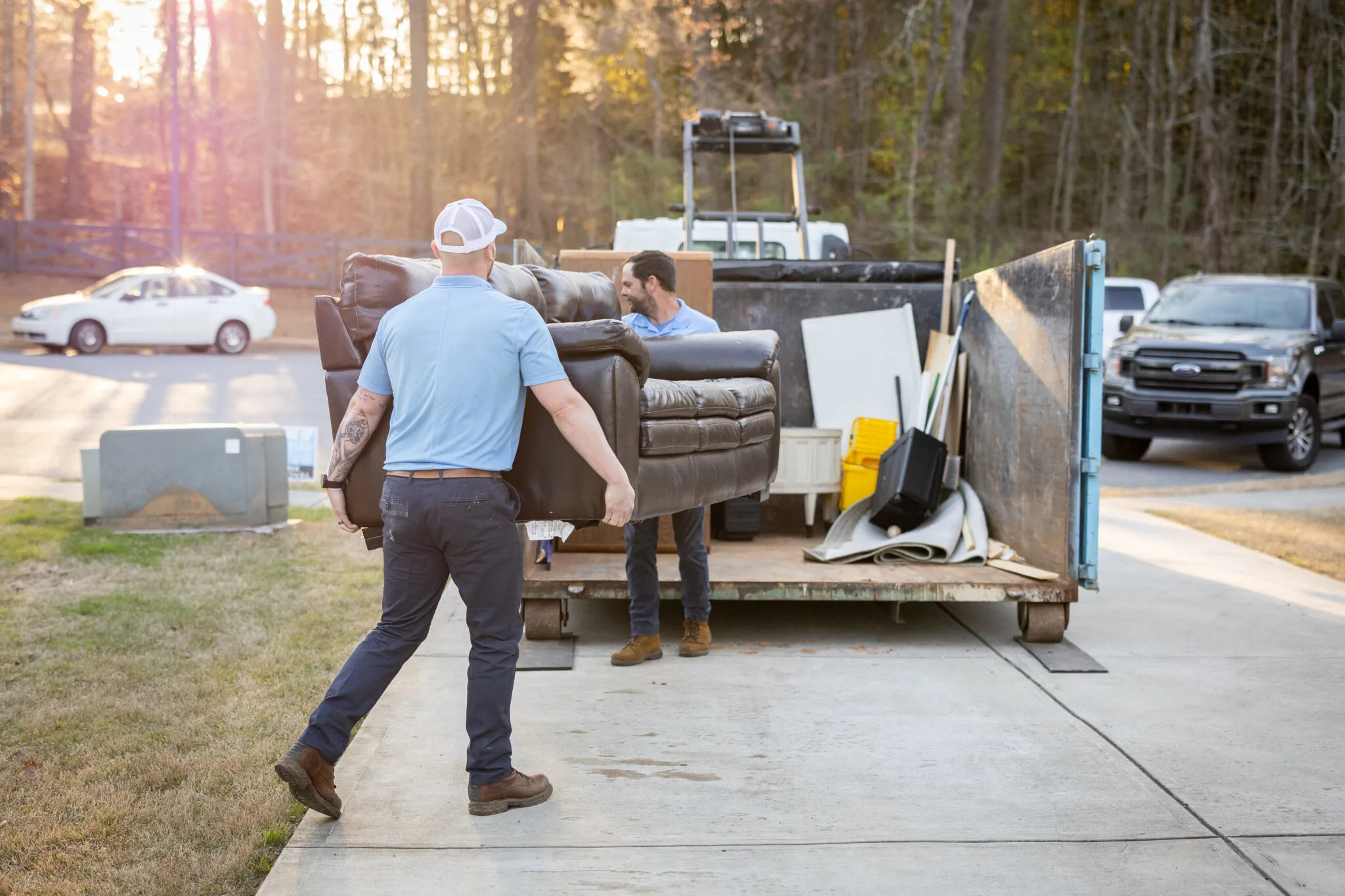 How Junk Removal Services Help Create Cleaner and More Organized Spaces