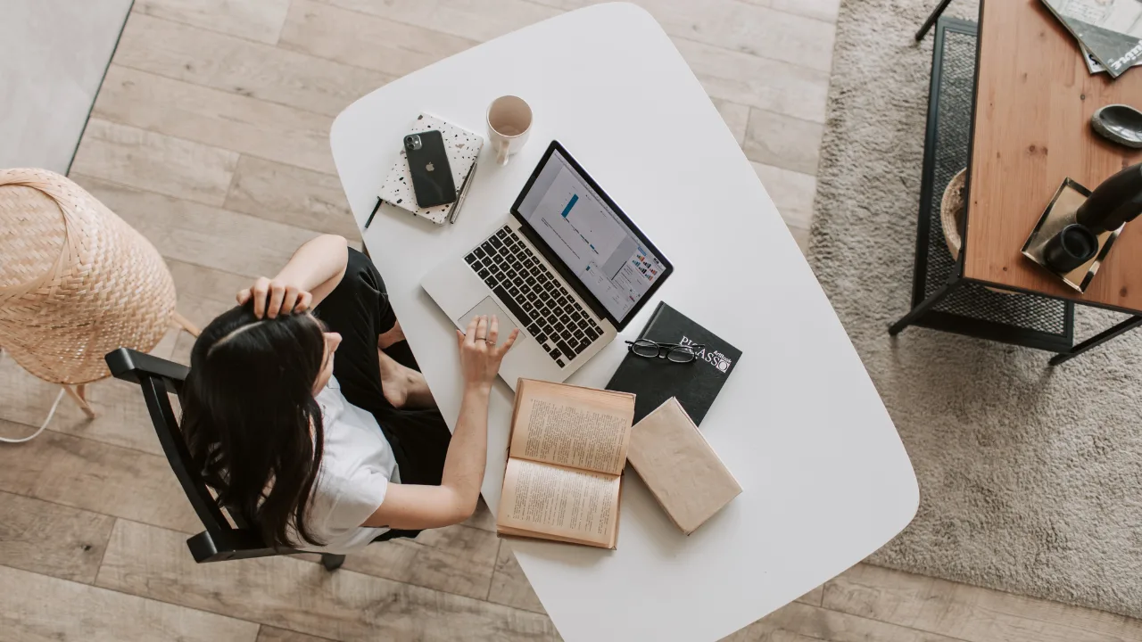 7 Benefits of Using an AI Marketing OS