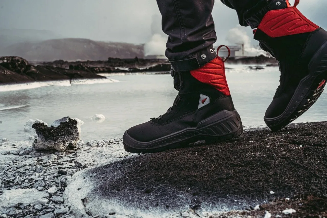 Safety Boots for Men: Choosing the Right Protection, Fit and Comfort