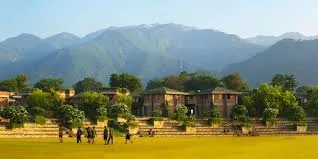 Advantages of Choosing a CAIE and CBSE Boarding School for Your Child