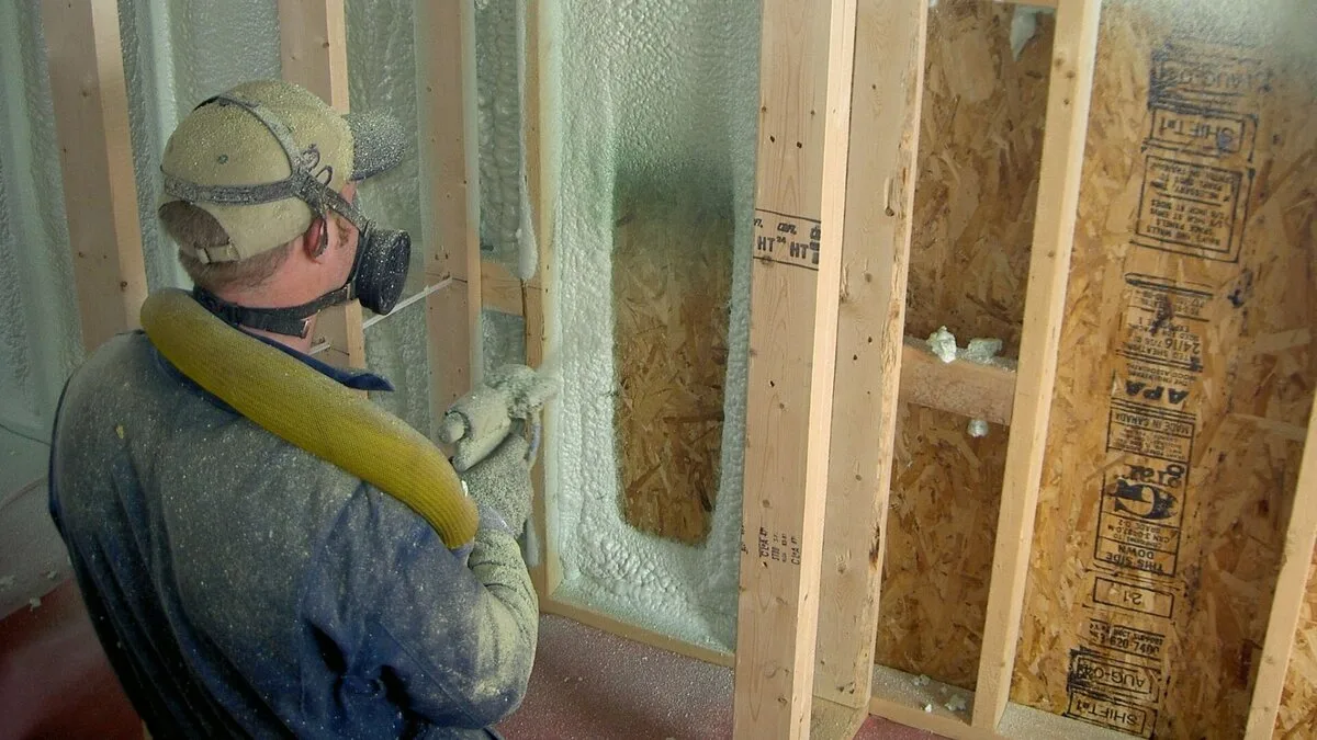 How Can Jupiter, FL Homeowners Get an Accurate and Reliable Spray Foam Insulation Quote?