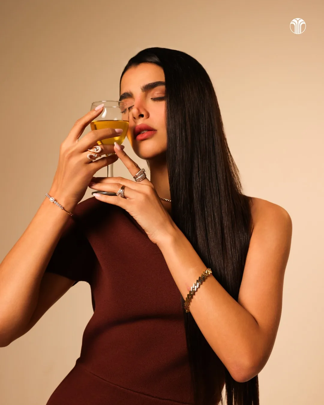 Mix and Match: How to Wear White Gold and Yellow Gold Diamond Jewellery Together
