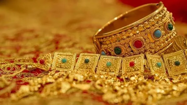 22K or 18K? Find the Right BIS Hallmarked Gold Jewellery for Engagement, Wedding, and Anniversary