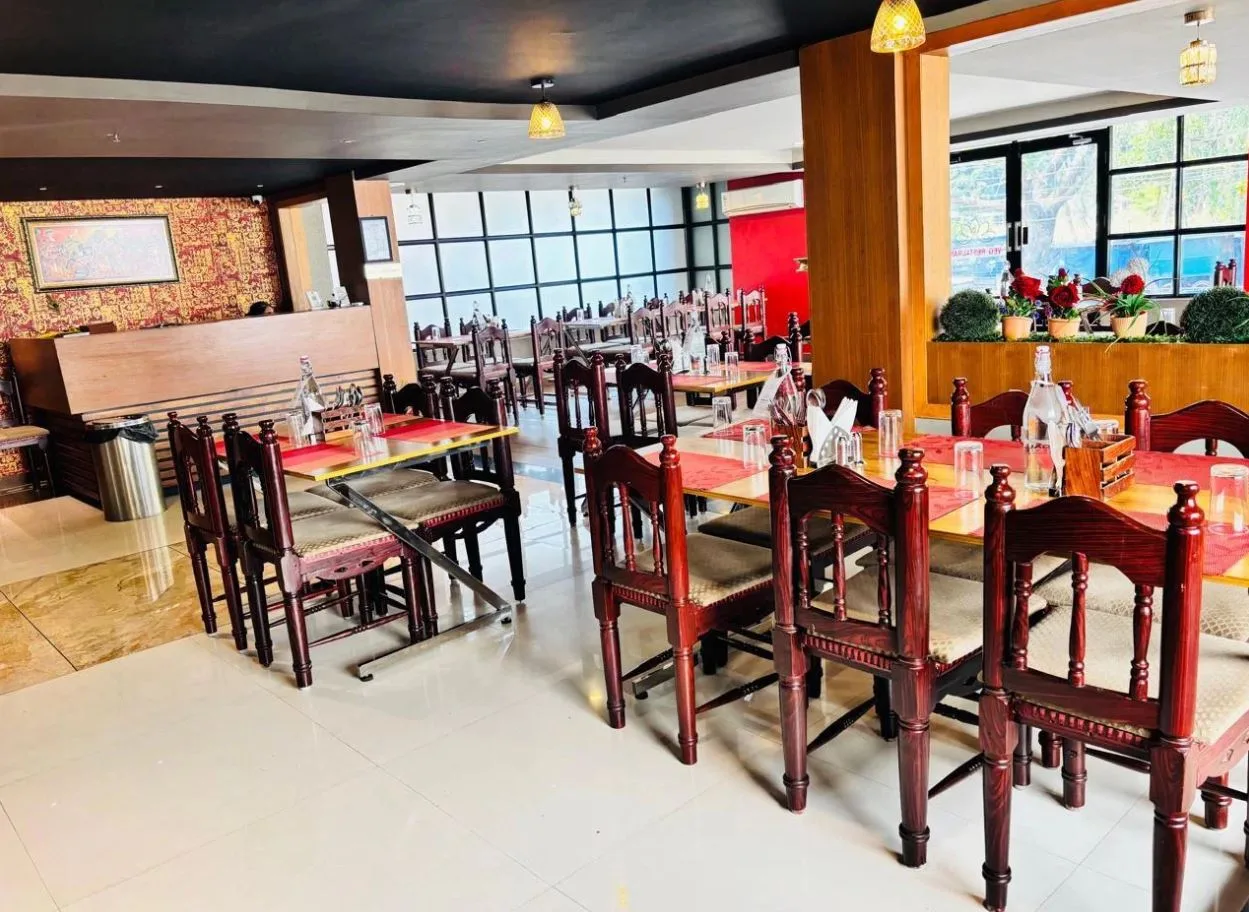 Luxury Restaurant in Guruvayur – Experience Pure Vegetarian Dining at Mangala Temple View