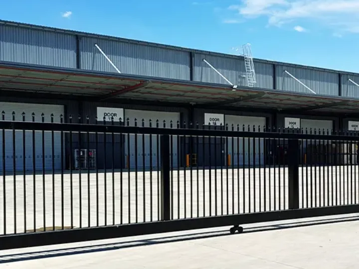 What Should You Consider When Choosing a Data Centre Gate for Maximum Security?