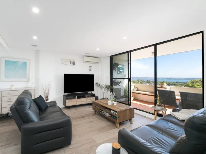 How Aluminium Windows and Doors Enhance Dining Areas