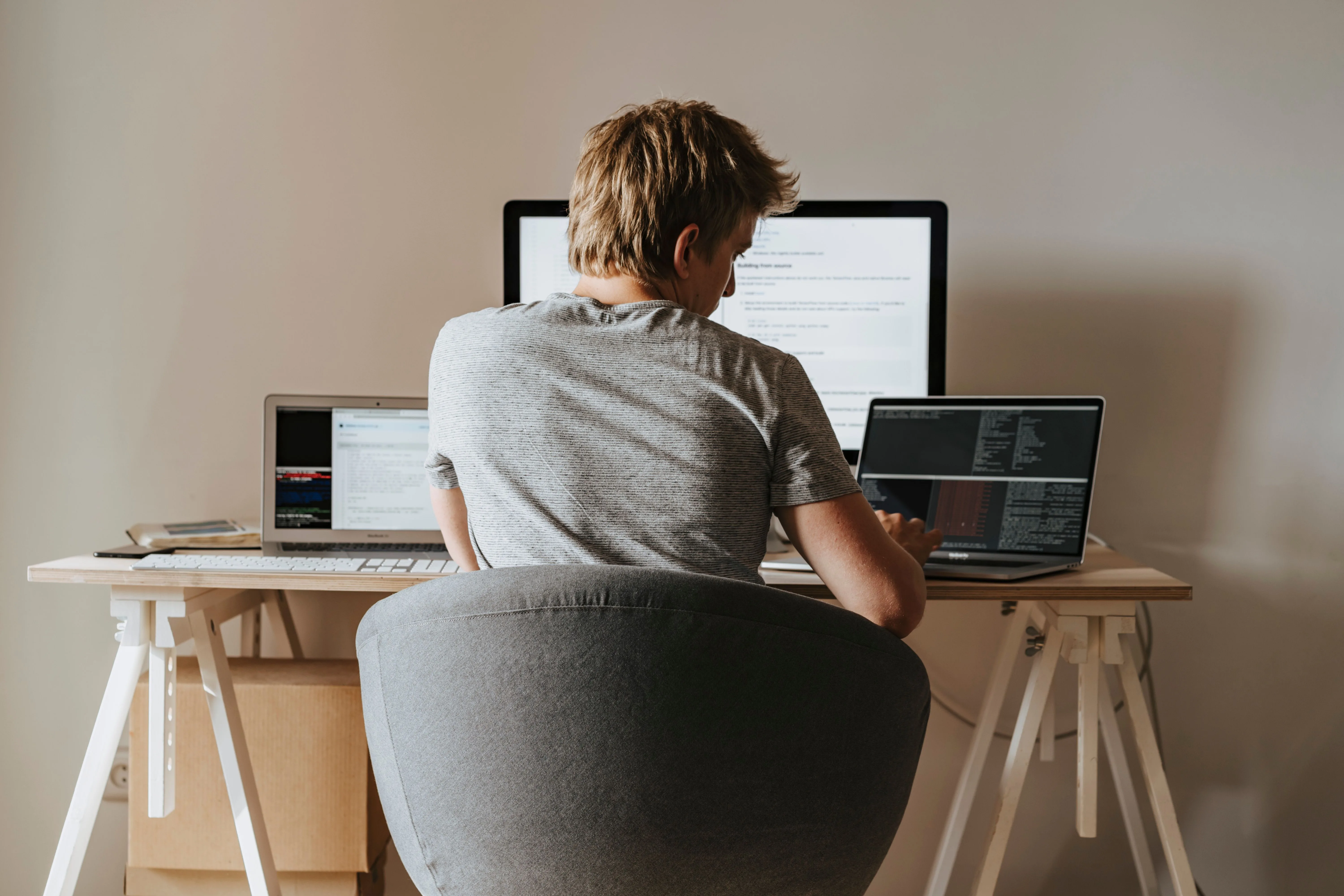 Unique Home Office Decor to Boost Productivity