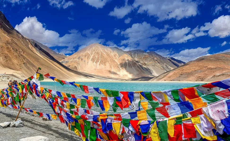 Guide to a Thrilling Leh Ladakh & Pangong Lake Trip