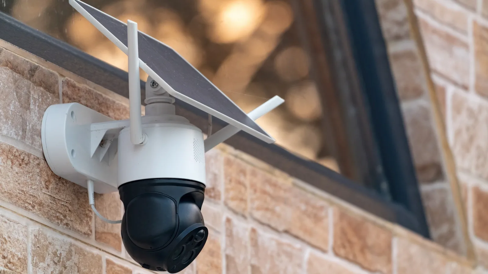Solar-Powered Security Camera Technology for Reliable 24/7 Monitoring