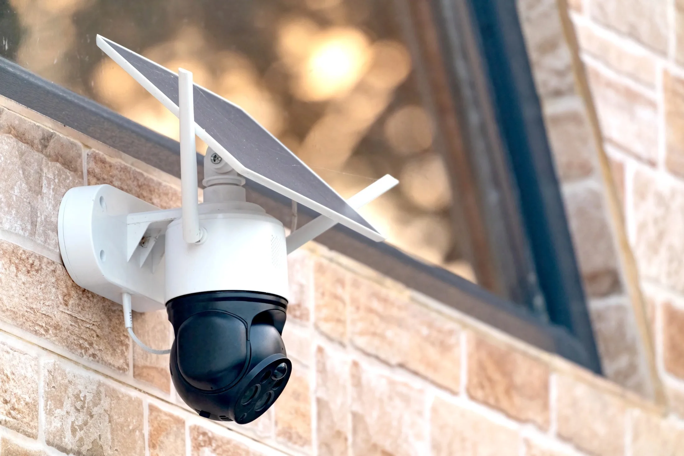 Solar-Powered Security Camera Technology for Reliable 24/7 Monitoring