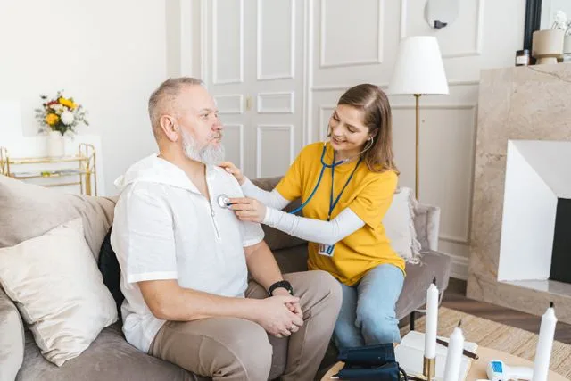 24/7 In-Home Care in Knoxville, TN: Helping Seniors Feel Safe at Home