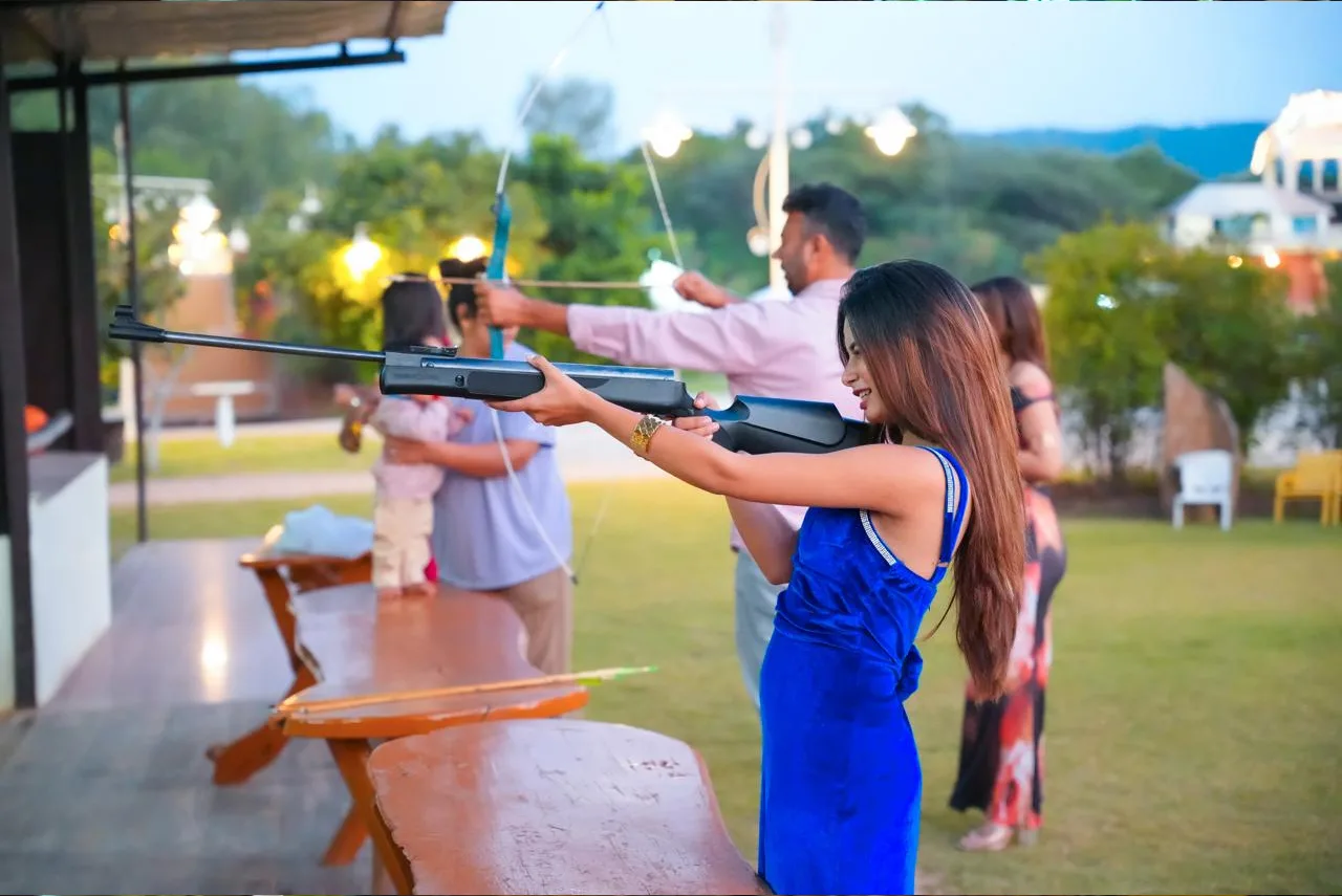 Why Do Family Reunions Feel More Meaningful When Everyone Stays Together at a Resort?