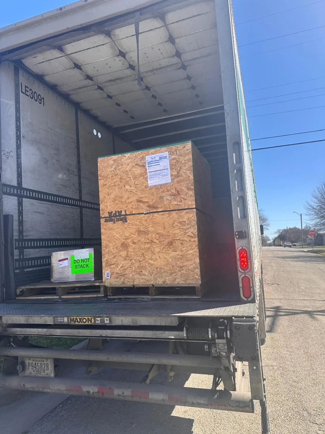 Manufacturing Equipment Shipping: What Makes It Go Smoothly?