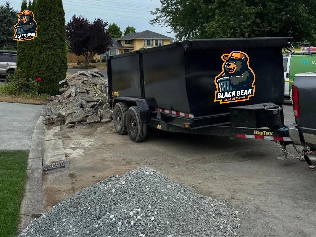 Furniture, Garbage & Hot Tub Removal in Lynnwood