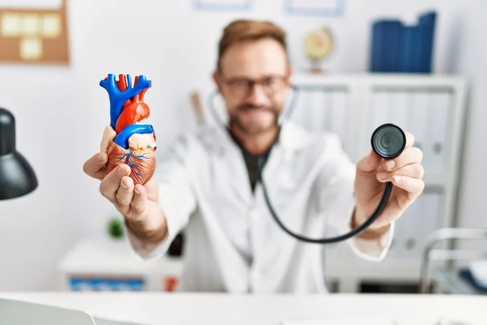 Cardiac Surgeon vs. Cardiologist: What's the Difference?