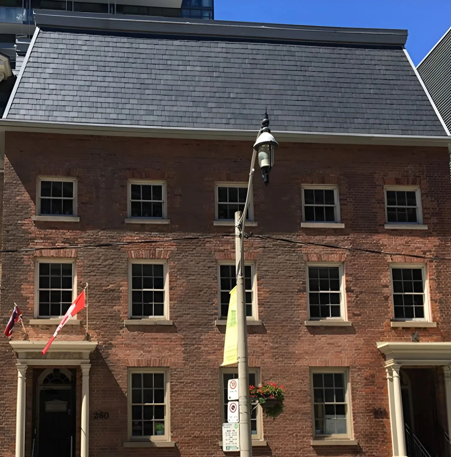 How the Right Slate‌ Roof Colours Can Transform Your Home’s C‌haracter