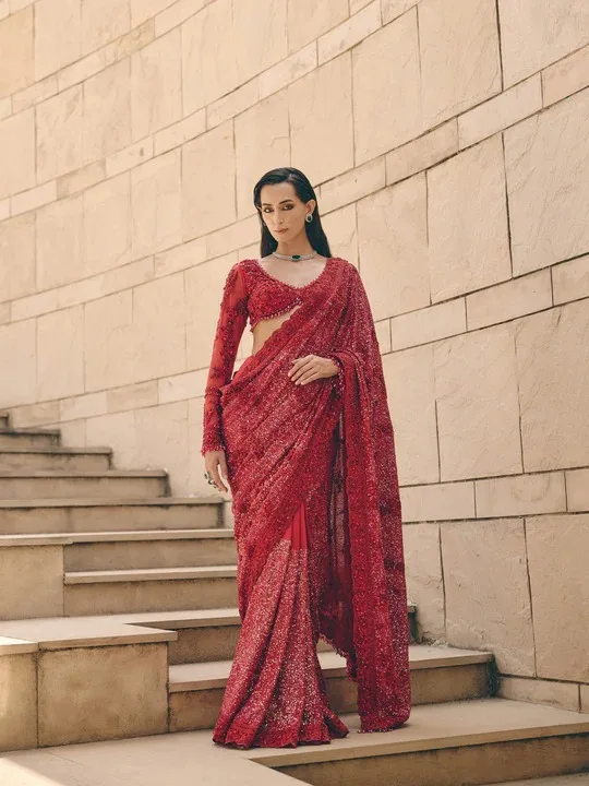 What Makes a Designer Saree Special and How Do You Choose the Right One?