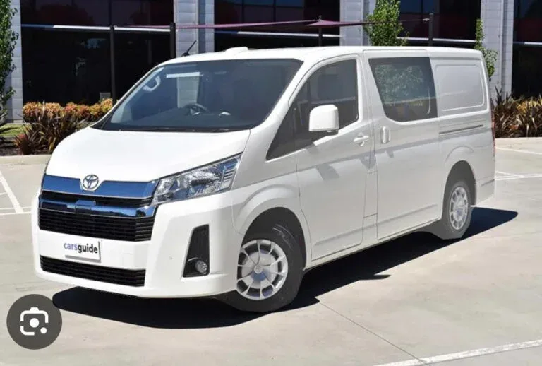 Maxi Taxi vs Standard Taxi in Hobart: Which One Do You Need?