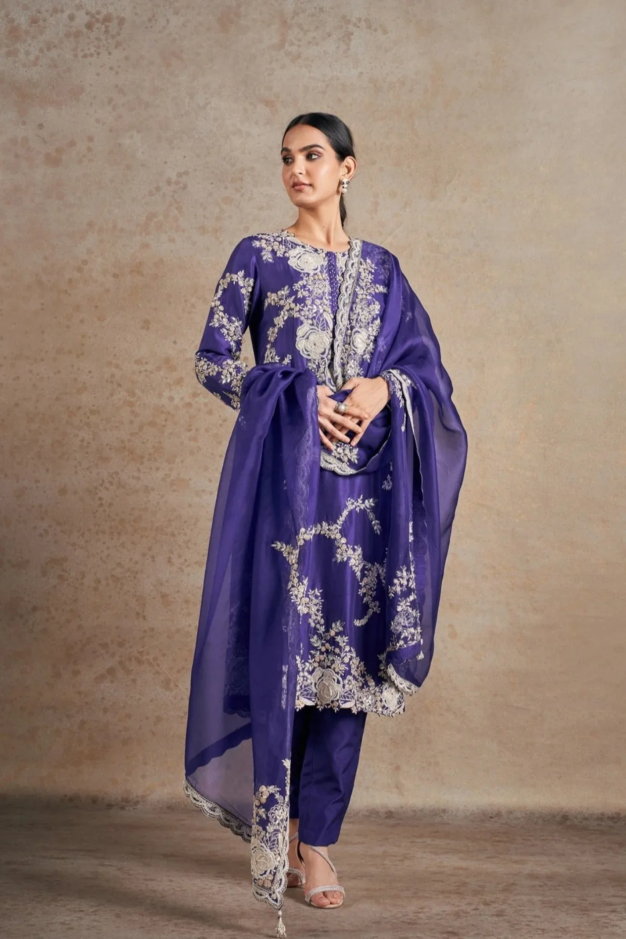 How Can You Choose the Right Designer Kurta Set for Every Occasion?