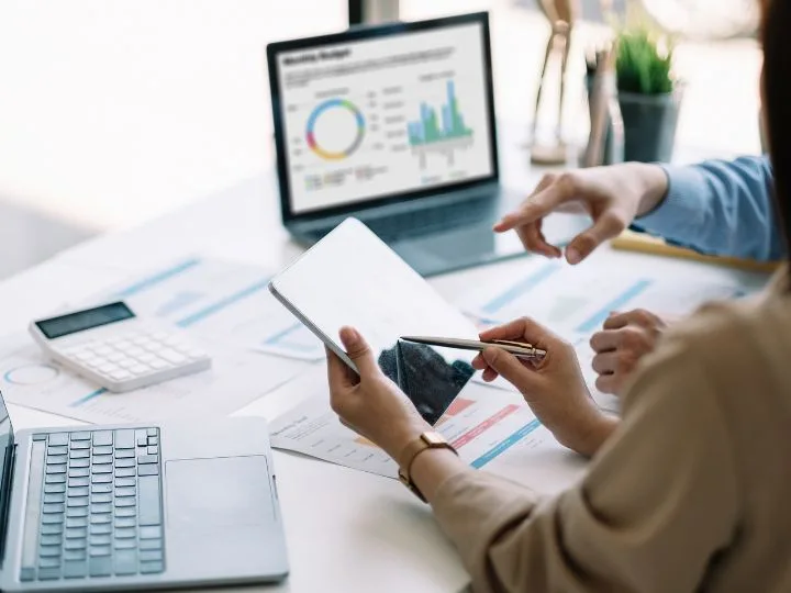 Why Is Manual Payroll Processing Risky for Growing Businesses?