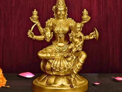 Gayatri Devi – Meaning of Her Five Faces and Ten Hands