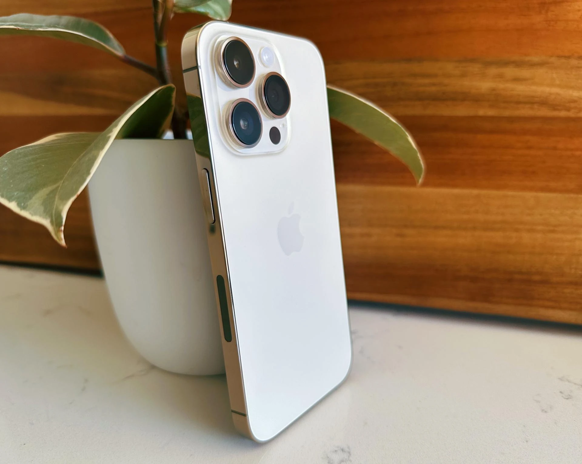 How iPhone 14 Pro Enhances Productivity for Australian Professionals