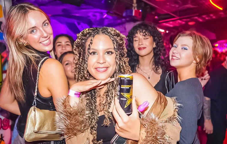 Unforgettable Nights in Miami: The Ultimate Pub Crawl Experience