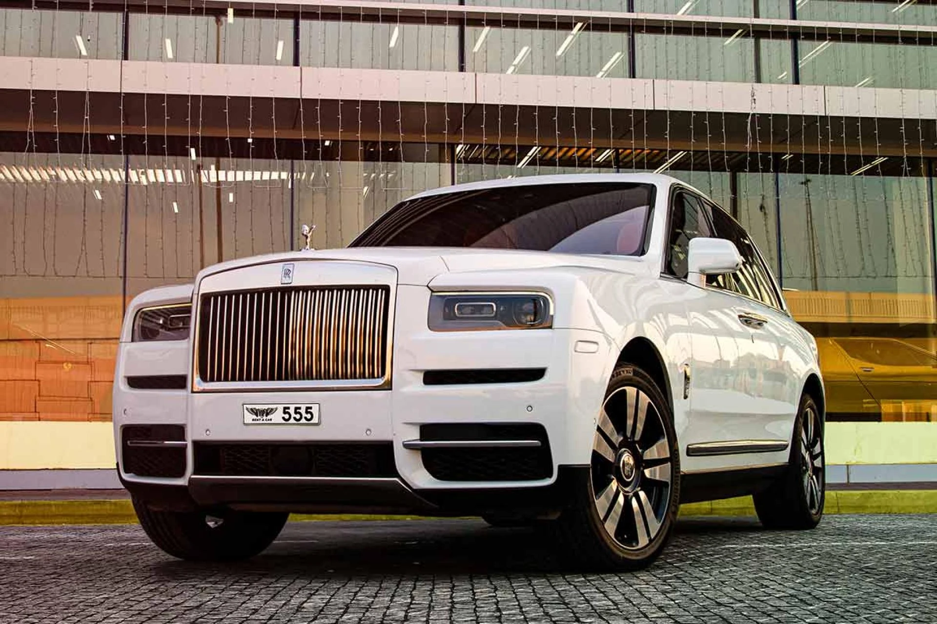 Can Rolls Royce Cullinan Rental in Dubai Redefine Prestige Travel?
