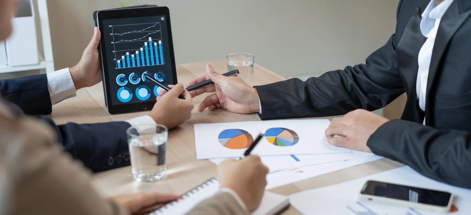 Enterprise eCommerce for VARs: Leveraging AI and Analytics for Smart Selling