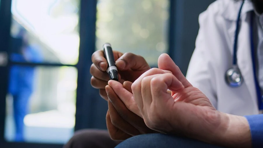 Glucometer Use for Diabetics: Tips for Better Blood Sugar Control