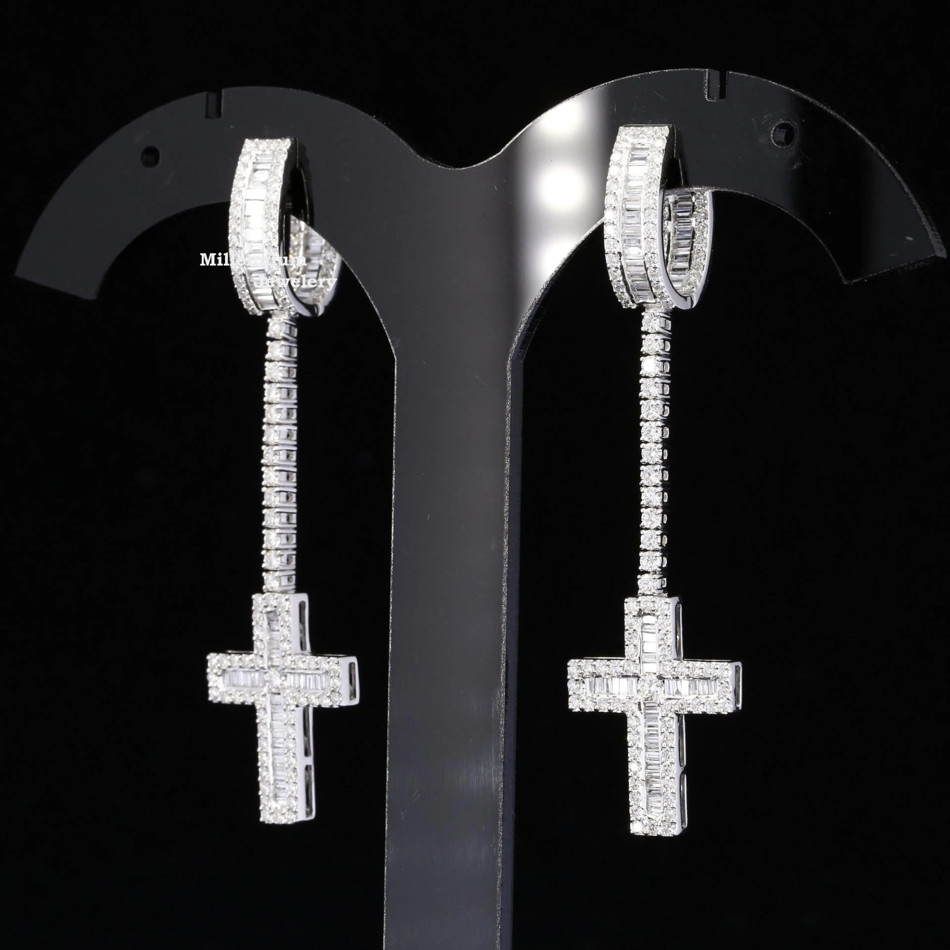 How Moissanite Earrings Outshine Diamonds in Brilliance