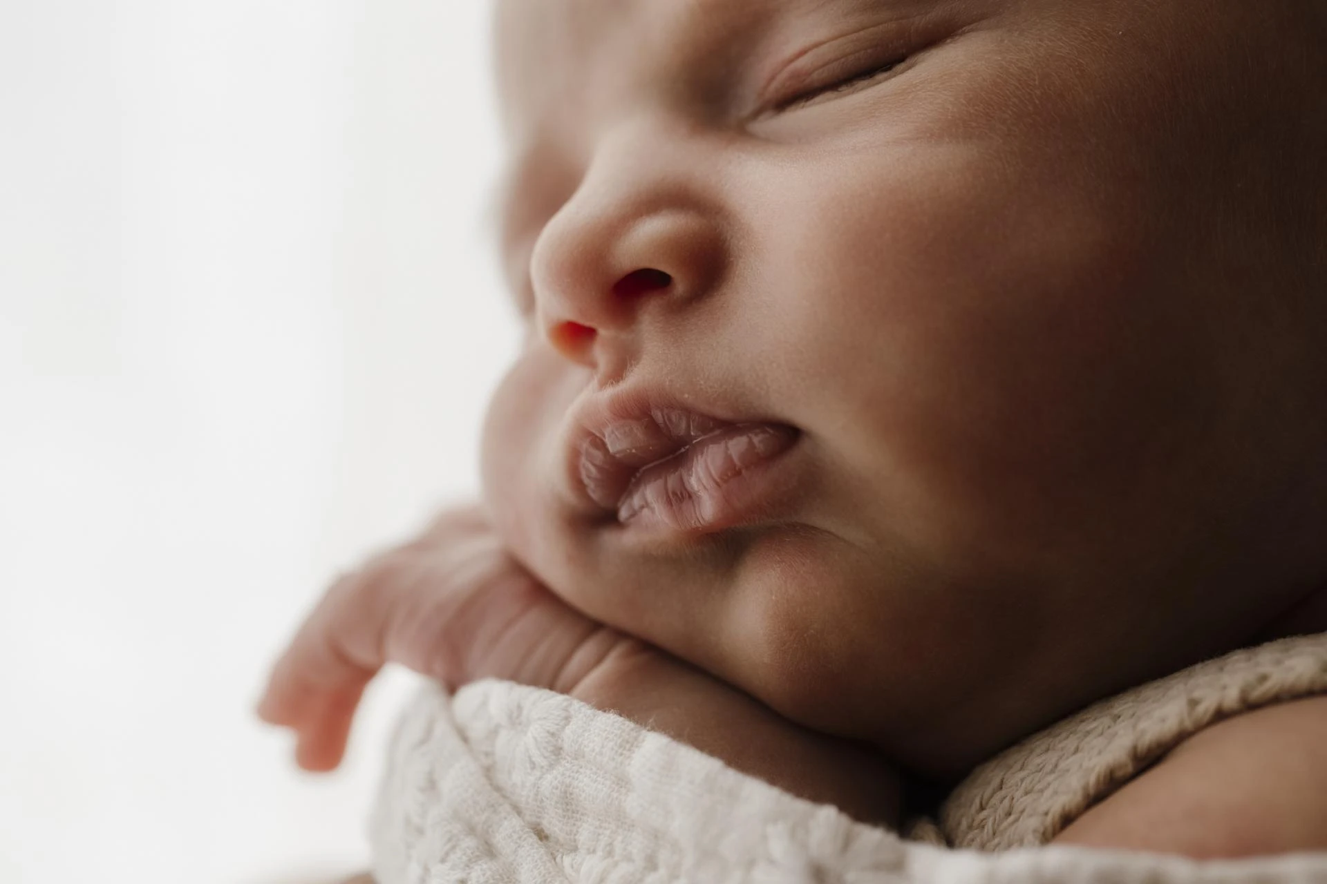Newborn Photography: Why the Right Photographer Matters