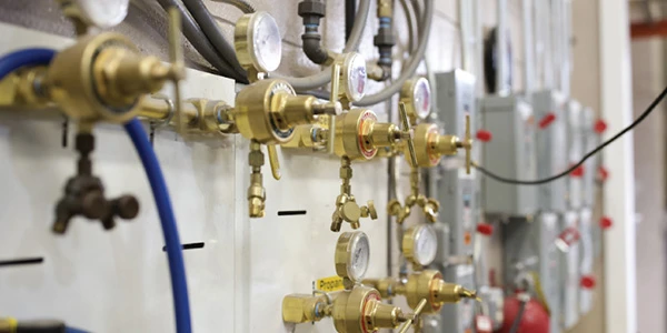 The Role of Jewellok Ultra High Purity Regulators in High-Tech Manufacturing