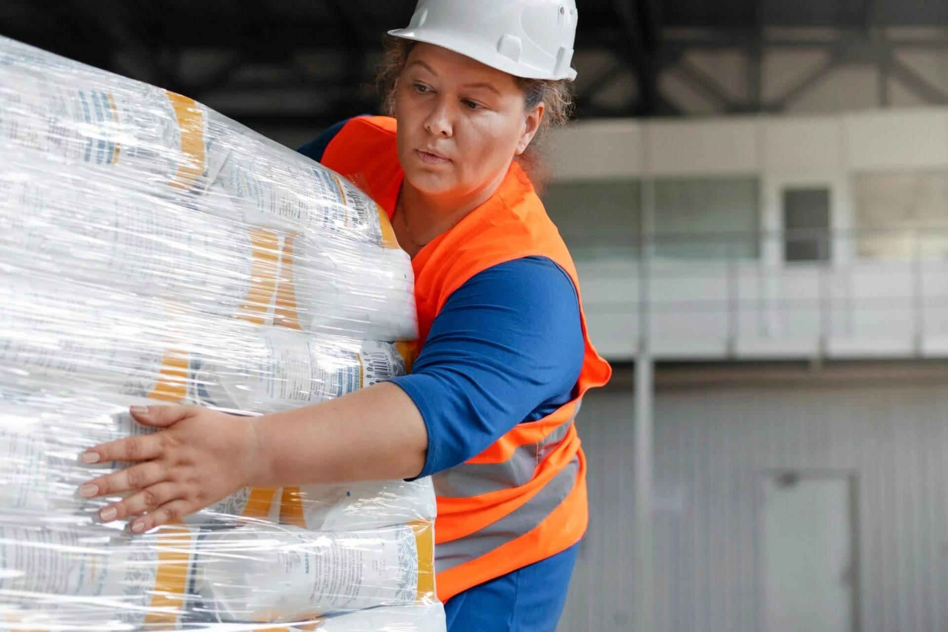 5 Reasons UAE is a Hub for High-Quality Stretch Film Production
