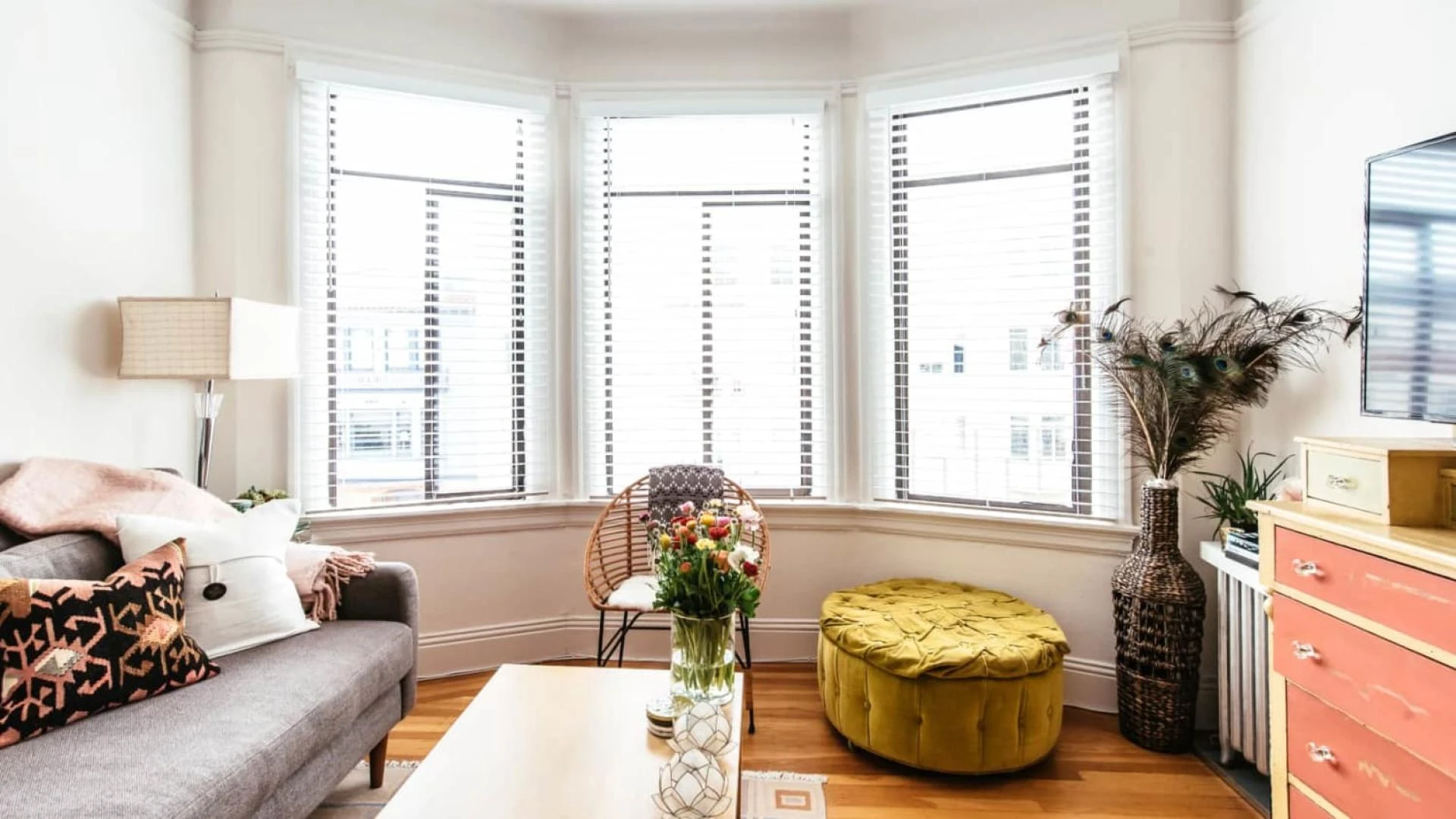 Glow into Spring with These Fresh Lighting Tips for Daylight Indoors