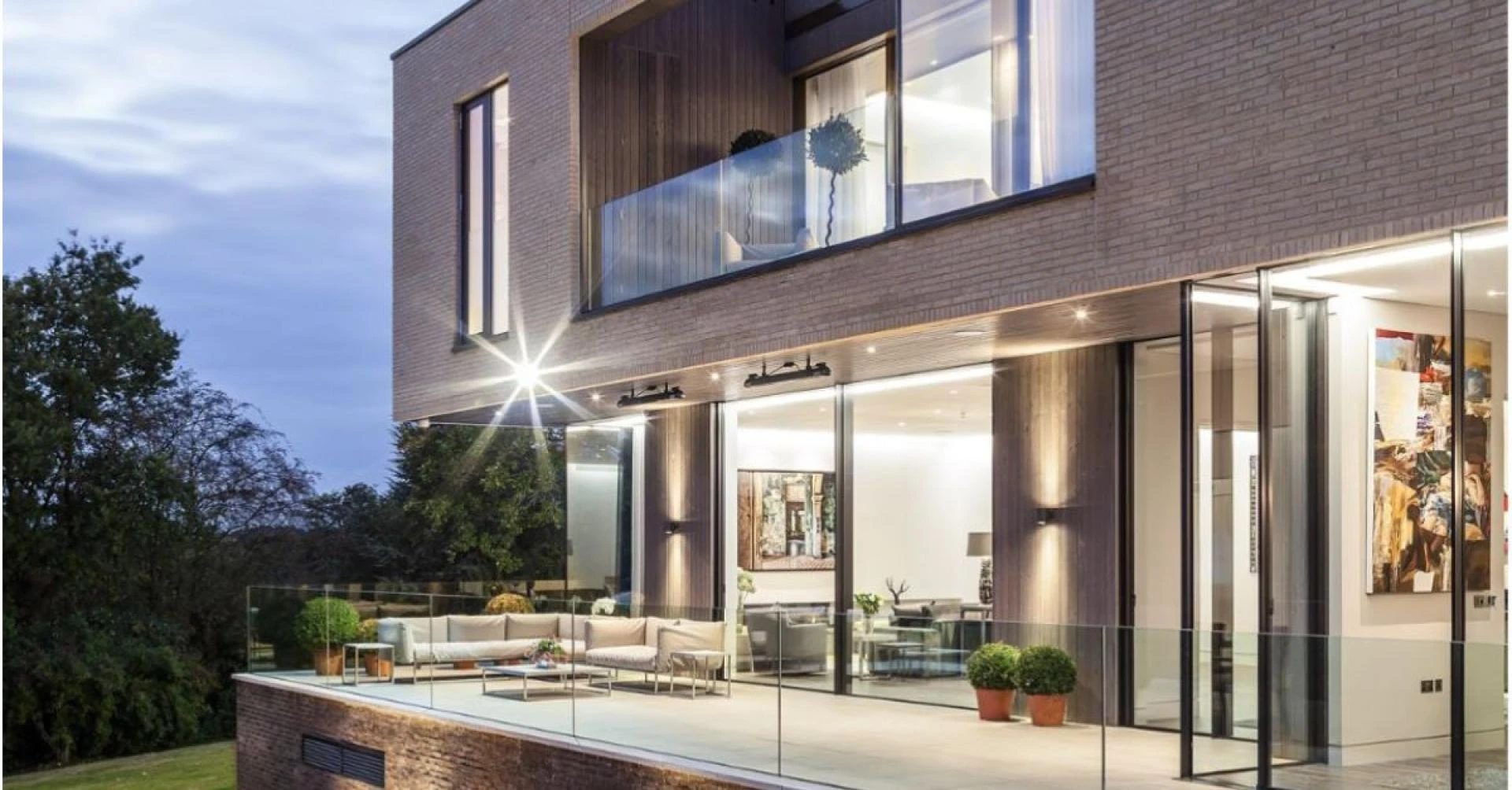 Enhancing Architectural Beauty with Glass Balustrades