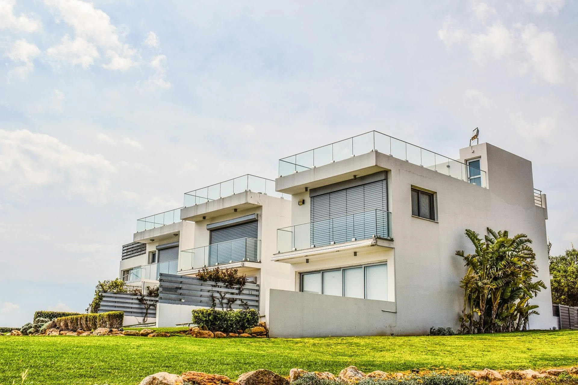 Discover The Best of Urban Living The Sen Condo SL Capital's Prime Location on Upper Bukit Timah Road 