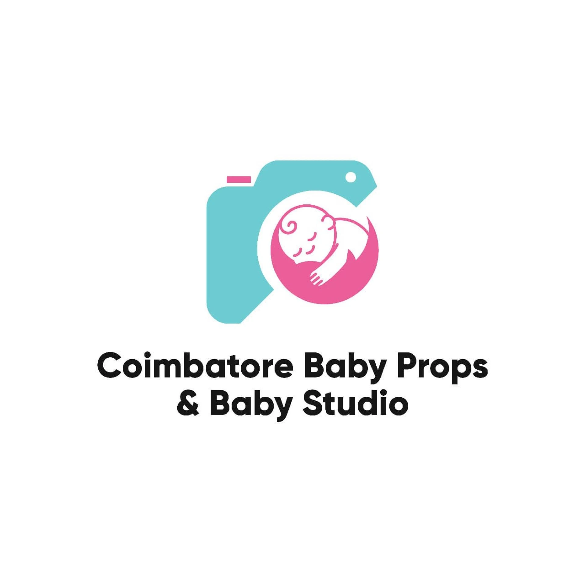 The Ultimate Guide to Newborn Photography:  Safety, Pose, and Advice  