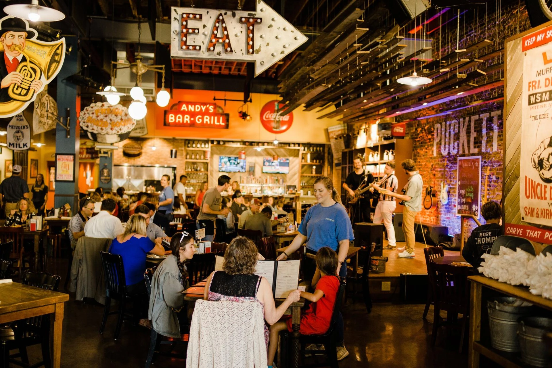 Supermarkets in Pigeon Forge: Where to Stock Up During Your Smoky Mountain Getaway