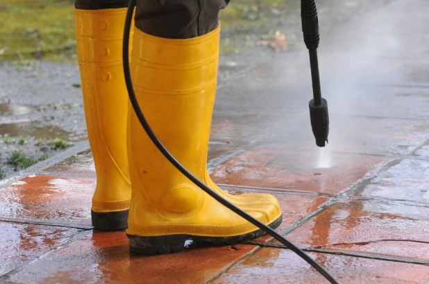 How to Choose the Right High Pressure Cleaner for Industrial vs. Domestic Use