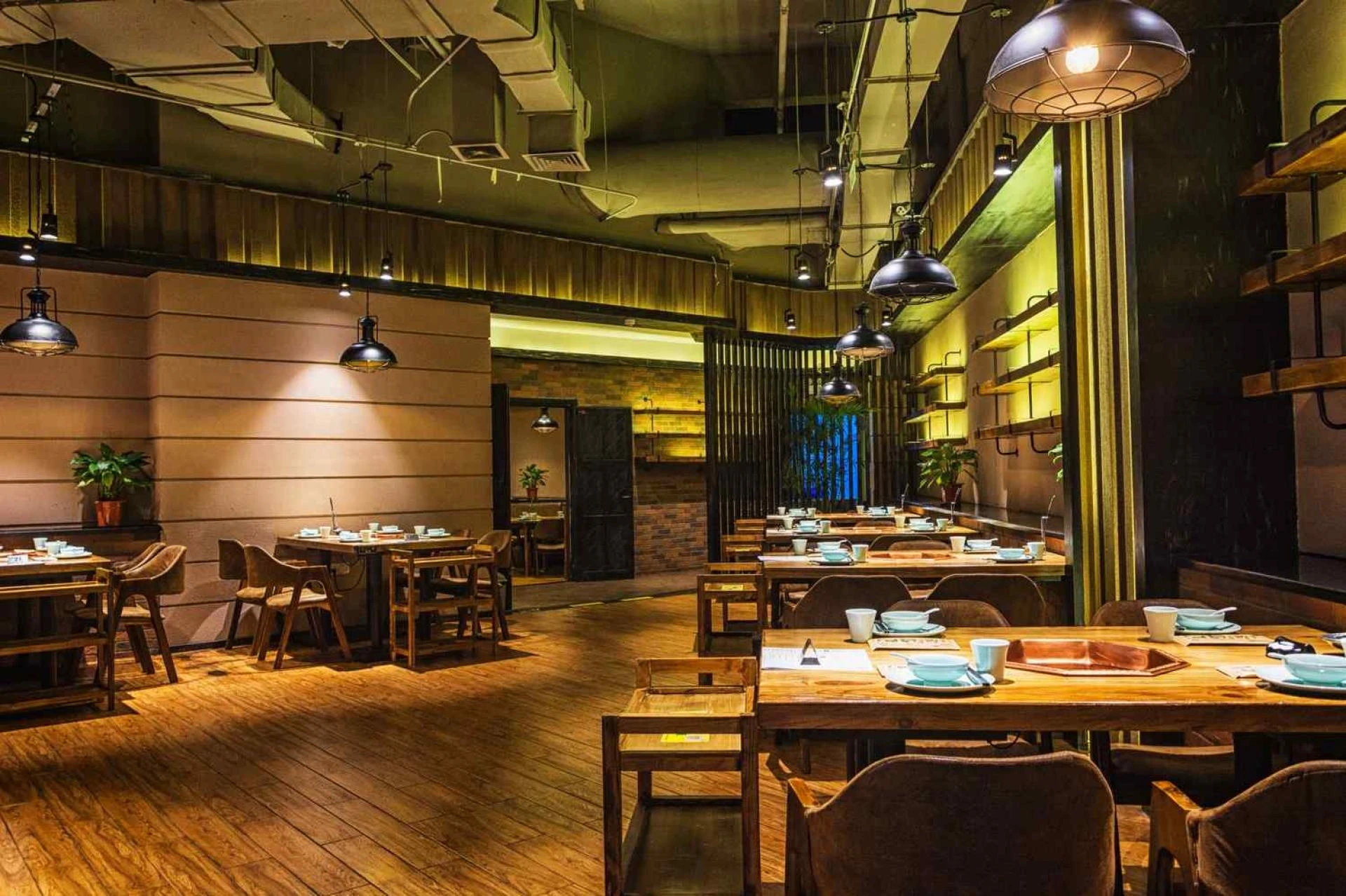 Bengaluru’s Culinary Treasures: From Everyday Eateries to Fine Dining & Online Restaurant Promotions