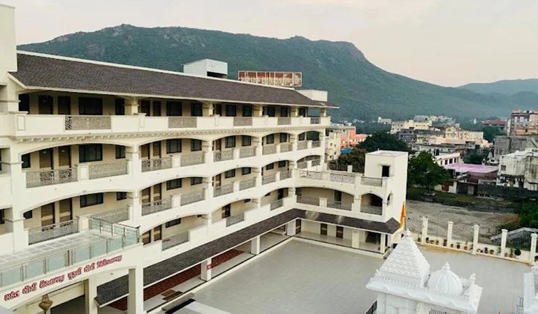 Affordable Guide to Shernath Bapu Ashram Room Booking for Your Spiritual Retreat