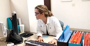 Why Are Medical Coding Courses a Safer Bet Than Many IT Certifications Today?