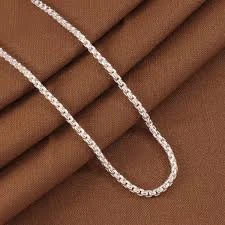 Timeless Elegance: Why Every Woman Needs a Silver Chain in Her Jewelry Collection